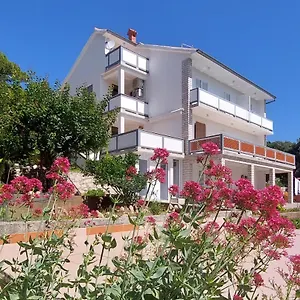 https://milijana-apartments-rab.primorje-gorskikotar.com